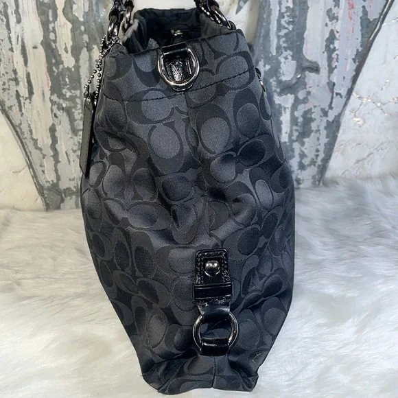 Coach Ashley Signature Carryall bag. - Picture 4 of 8